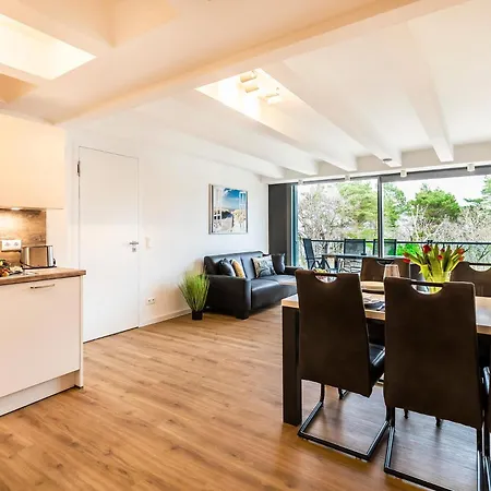 Prora - Familienfreundliche Ferienwohnung mit Balkon, Waschmaschine, Trockner und Gemeinschaftssauna - Dünenheide 3,4 Apartment